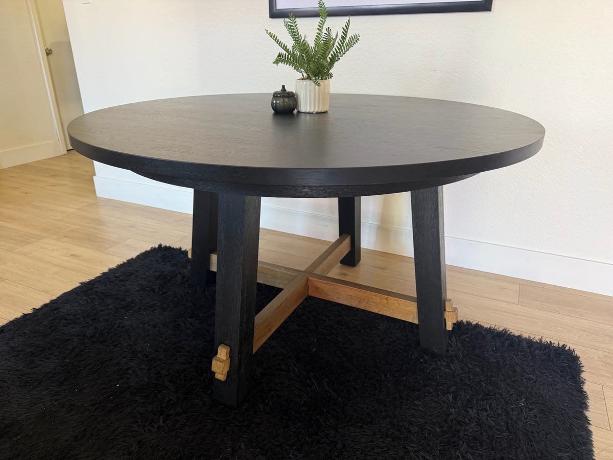 Rickye Round 54in Dining Table